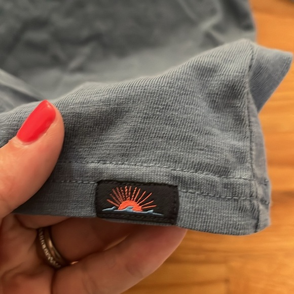 NWT FAHERTY sunwashed organic cotton blue horizon tshirt size 10 - Picture 4 of 4